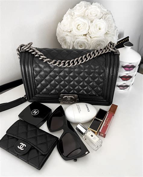 chanel boy 尺寸|chanel bag meaning.